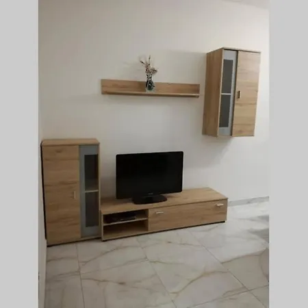 Apartman Seafront Studio In *